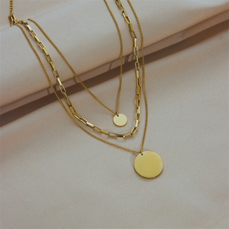 GOLDEN LAYERED PENDANT NECKLACE