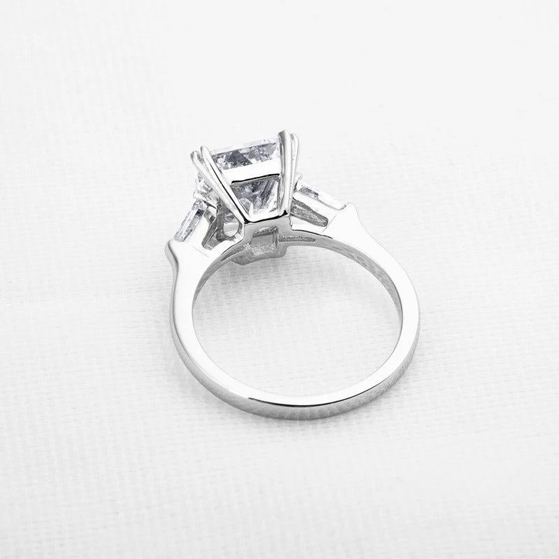 EMERALD CUT ELEGANCE RING