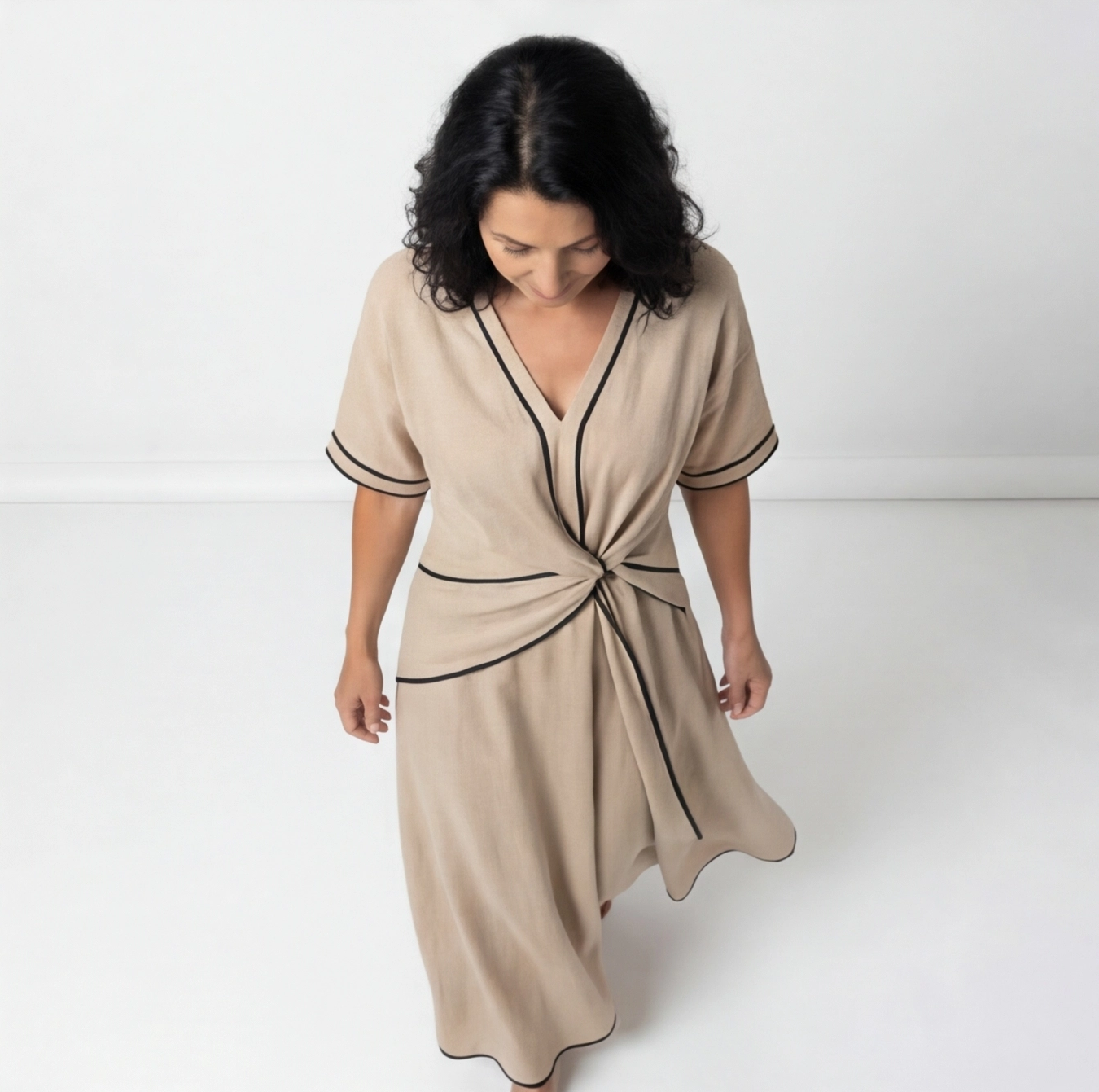 RÉKA | ELEGÁNS ALAKKIEMELŐ RUHA