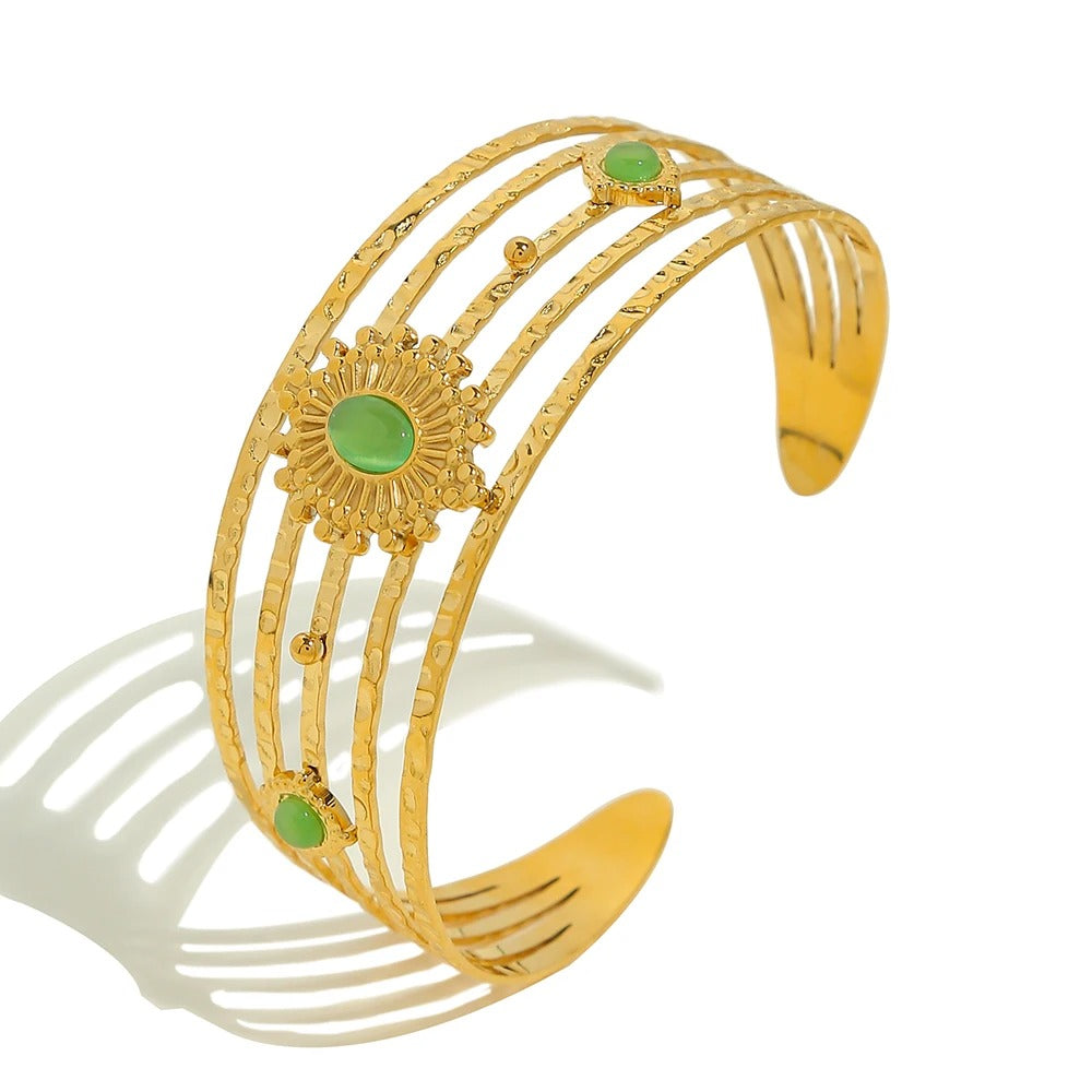 WIDE GREEN STONE HAMMERED BRACELET