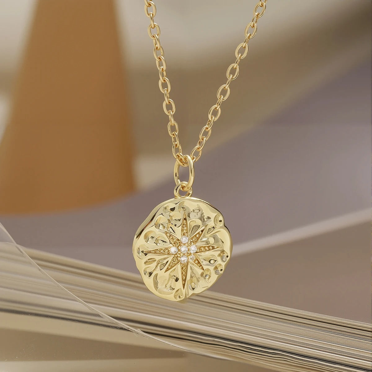 GOLDEN RELIEF PENDANT NECKLACE