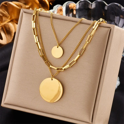 GOLDEN LAYERED PENDANT NECKLACE